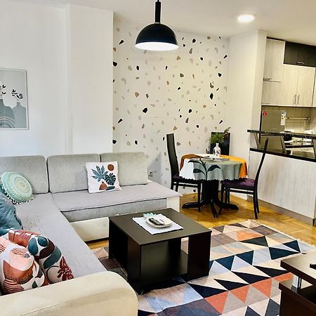 Nancy Apartment Skopje Bagian luar foto