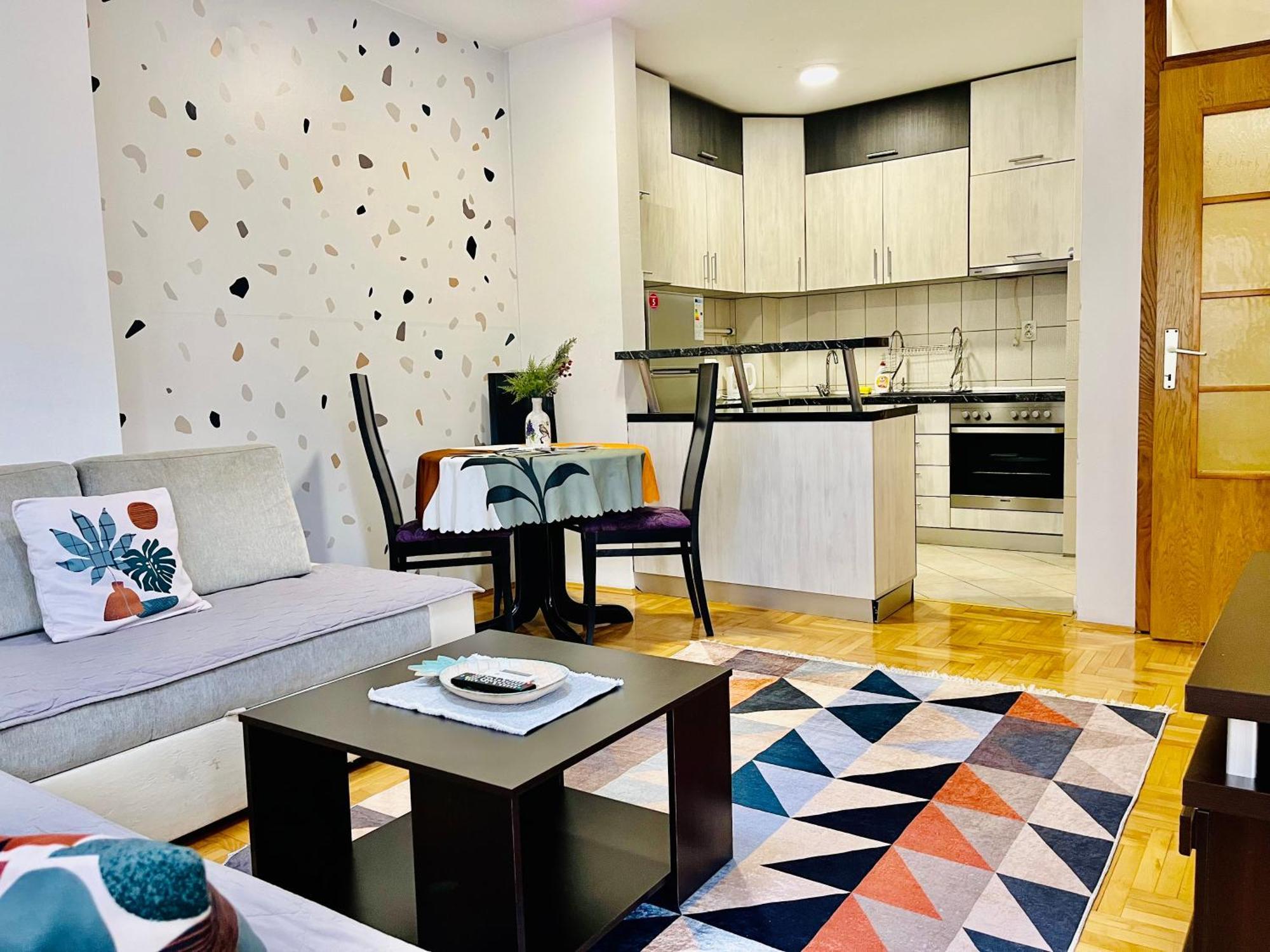 Nancy Apartment Skopje Bagian luar foto