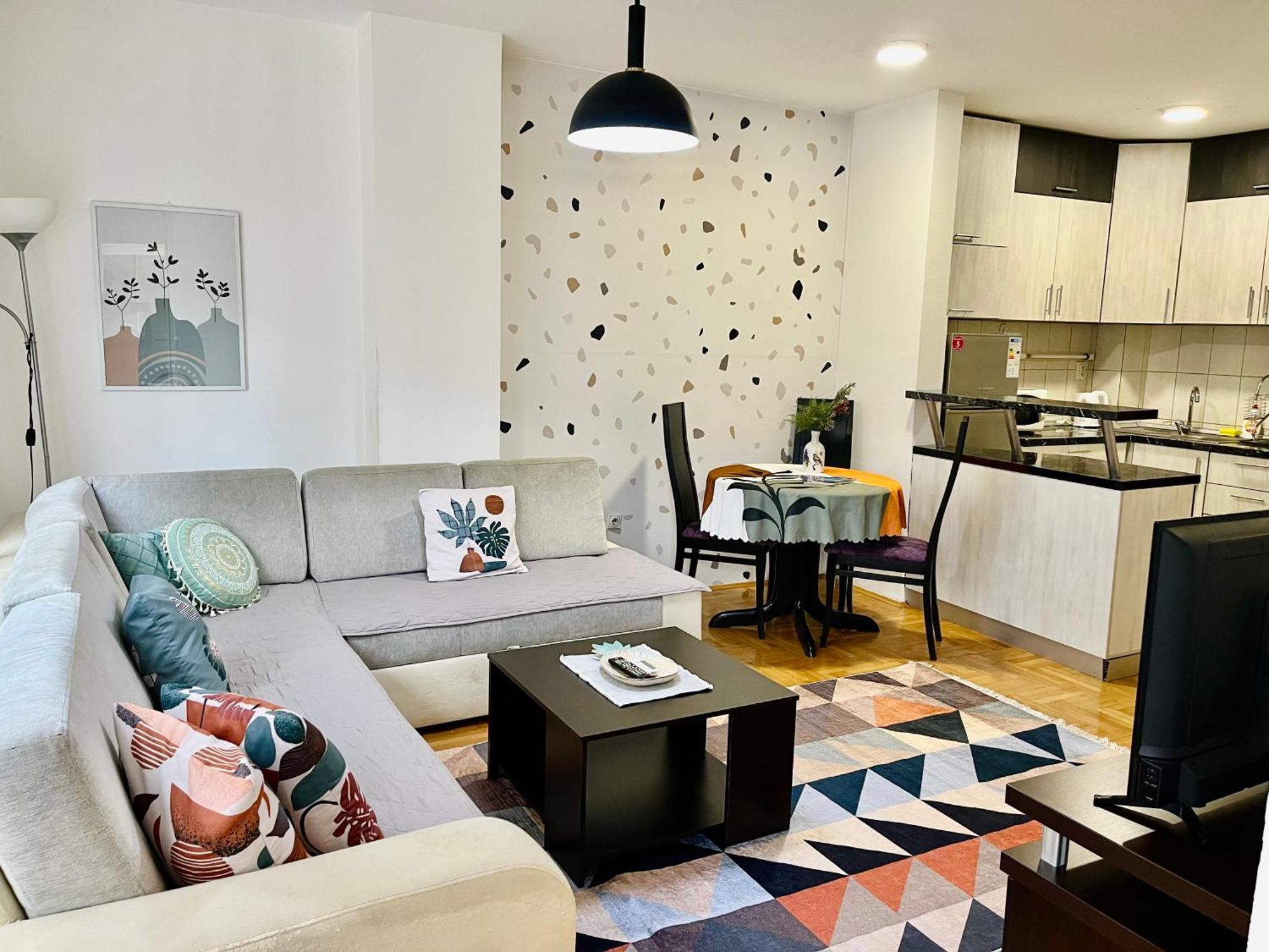 Nancy Apartment Skopje Bagian luar foto