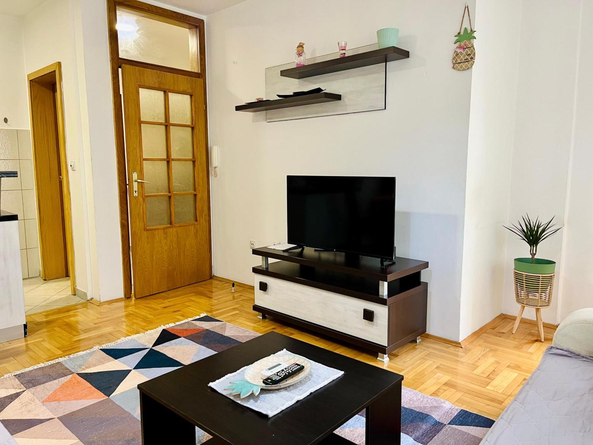 Nancy Apartment Skopje Bagian luar foto