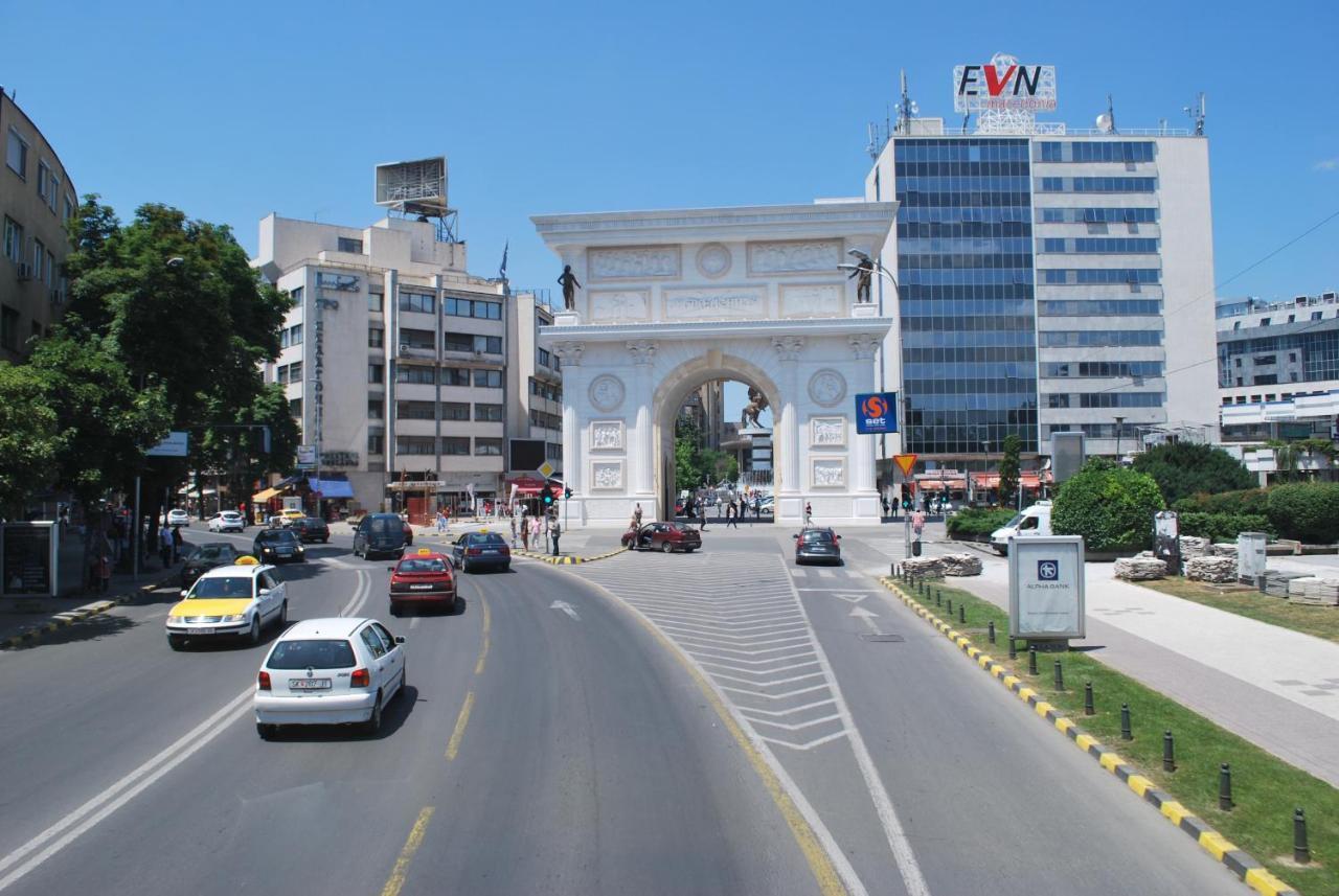 Nancy Apartment Skopje Bagian luar foto